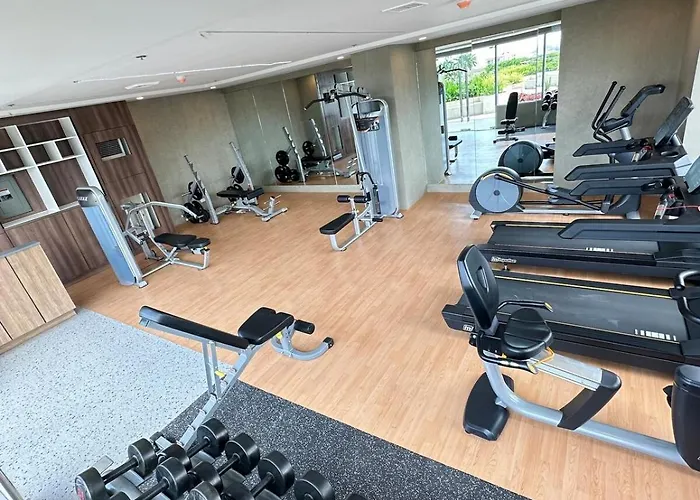 One Br With Balcony At East Gate Apartment *